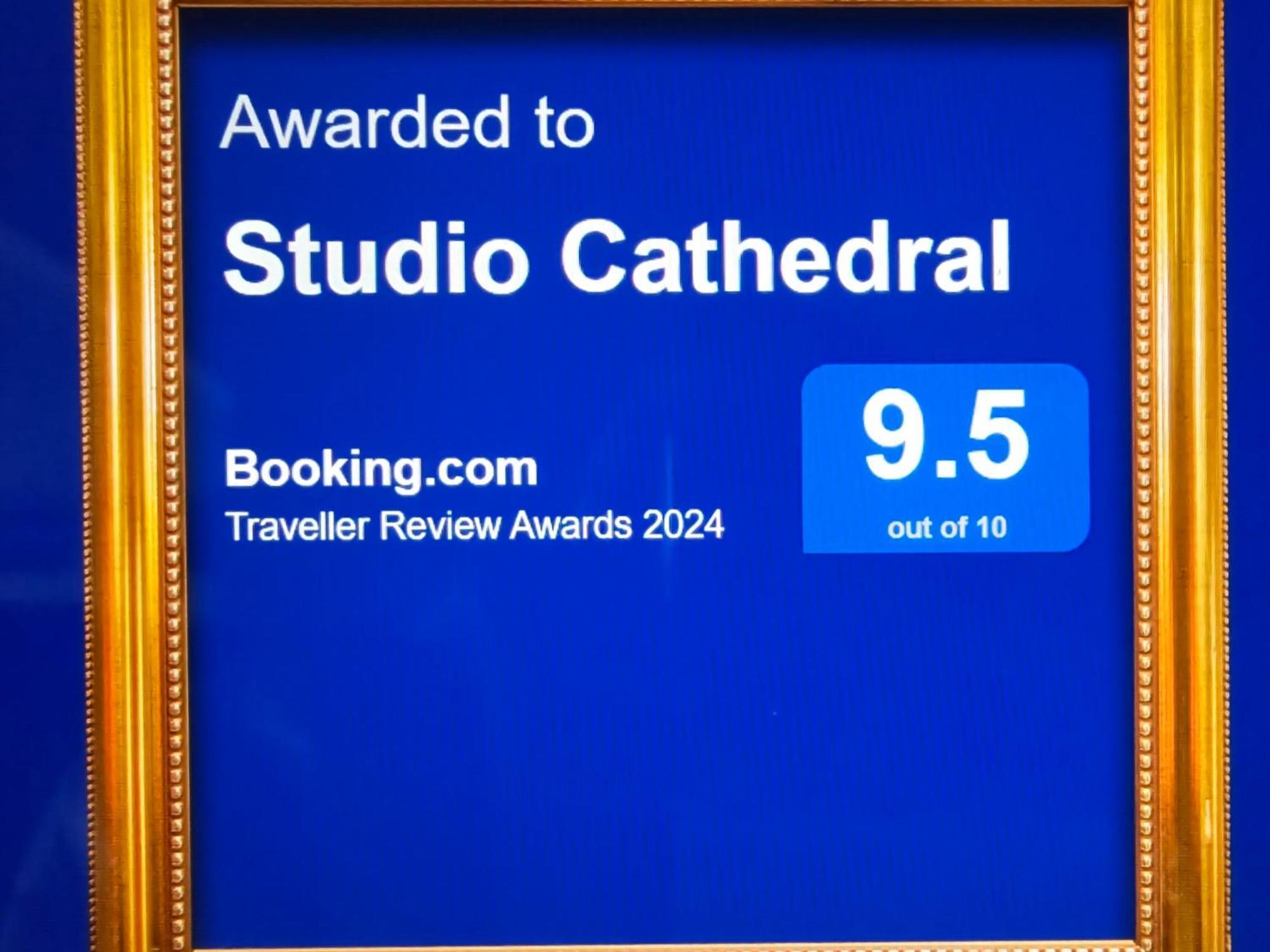 Studio Cathedral Браїла Екстер'єр фото